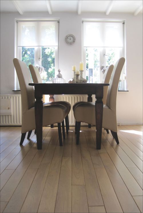 G�nstige Bodendielen aus Eiche behandelt mit Hartwachs�l Birke